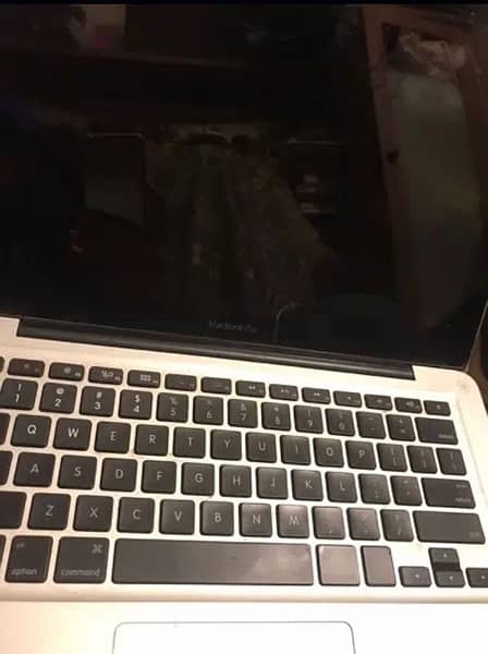 Apple macbook pro i5