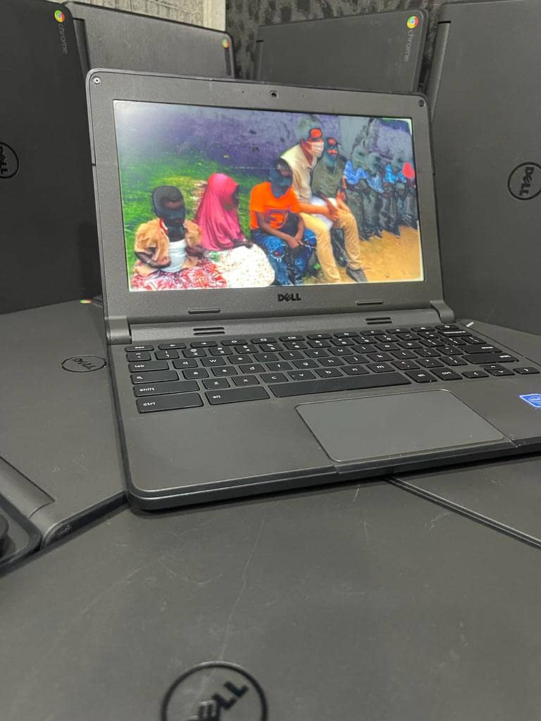 Dell 3120 Chromebook 11 (windows 10 supported)  4gb/16gb allow to open