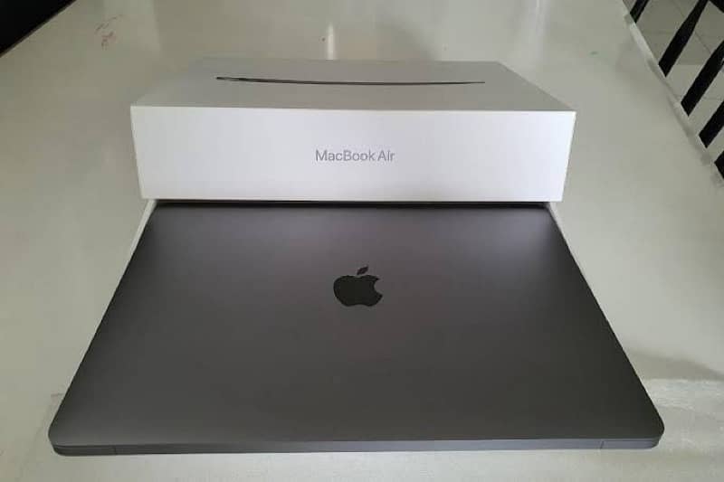 Macbook M1 - 8gb/256 - Space Grey 13” inch