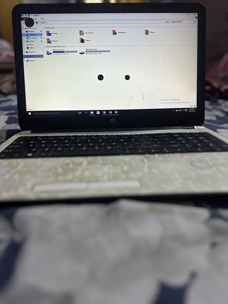 Hp i5 5th 8ram 128gb ssd 1gb vga card