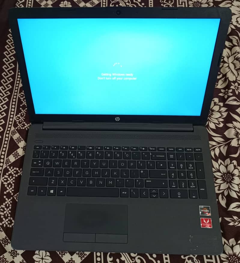HP Ryzen 5=Core i5 10th-GEN 8GB DDR4-RAM 256GB SSD 15.6inch HD Display