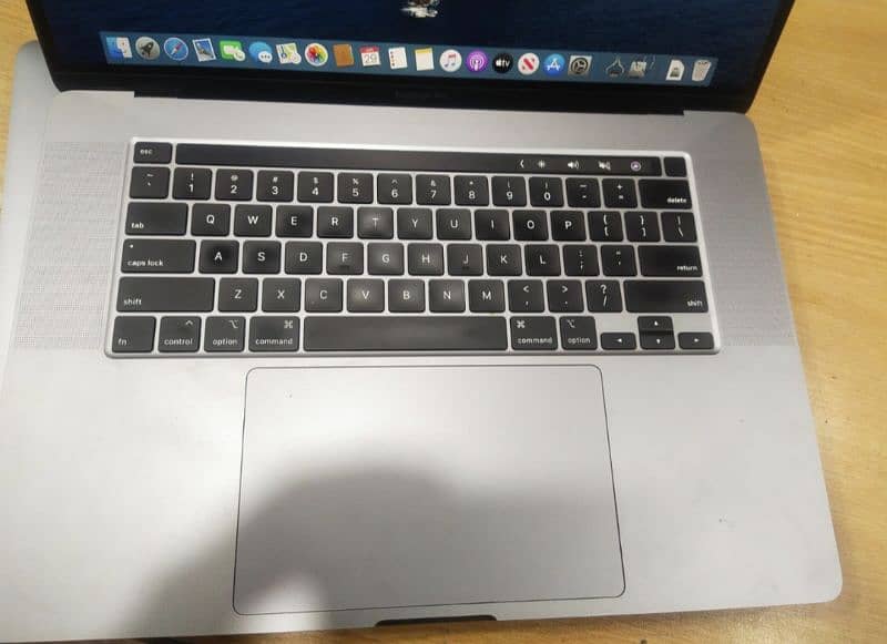 apple mack book 0326, ----,89, ---64,369 My Whatsapp call me