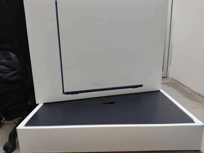 Apple MacBook Air M2 24gb Ram 256gb SSD CTO