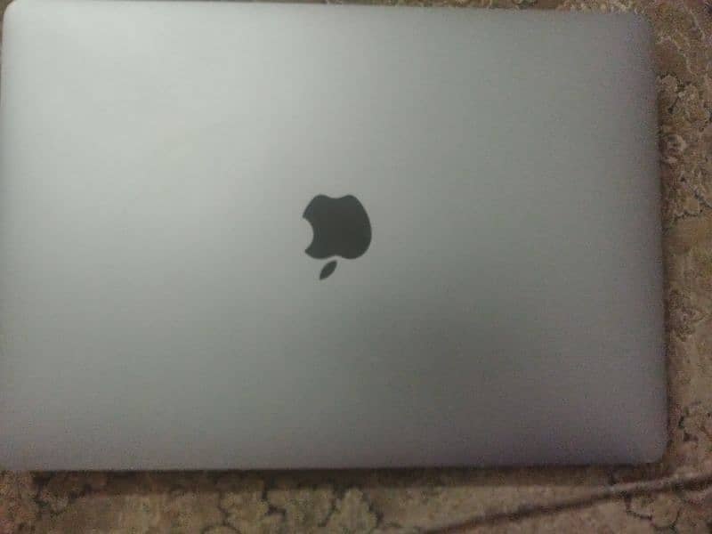 MacBook Pro 2017, 13 inch, Two Thunderbolt 3 port