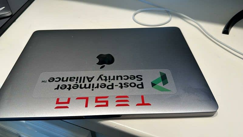 MACBOOK PRO 2017 i5geb