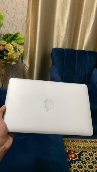 اسلام و علیکم MAC BOOK  2011 AIR 4GB 500 GB HARD DISKMA