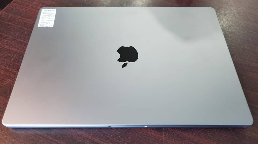 CTO Macbook Pro M1 2021 16-inchs 16gb RAM 1Tb SSD