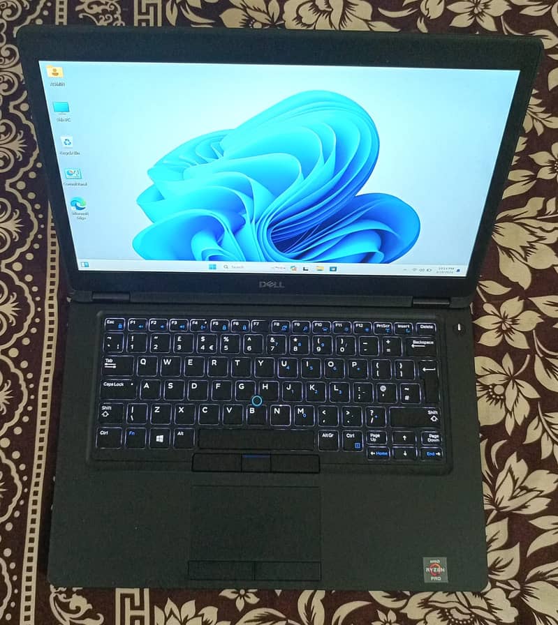 DELL Ryzen 5 32GB-RAM 512GB-SSD AMD VEGA 8 GRAPHICS 14" 3840x2160p LED