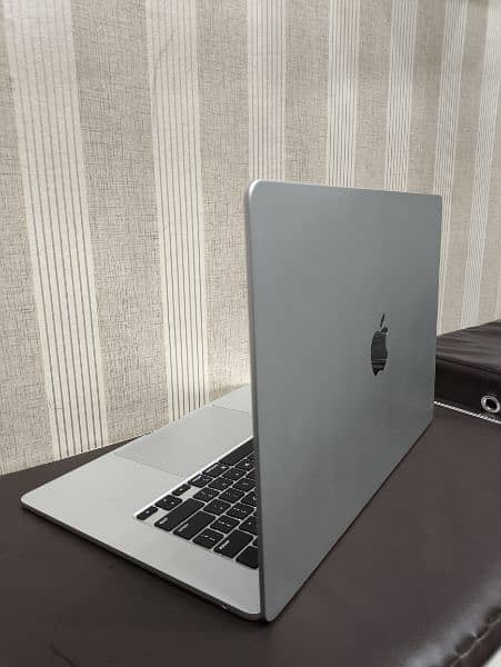 Macbook Pro air M1 M2 M3 all models available