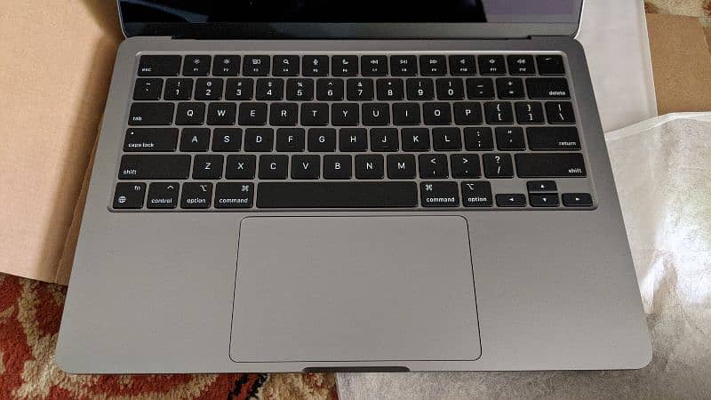 Macbook Air M2 (13 inches) Only 1 Cycle Count