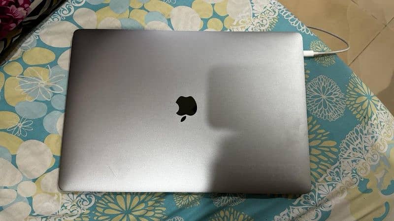 MacBook Pro 15 inches Touch Bar