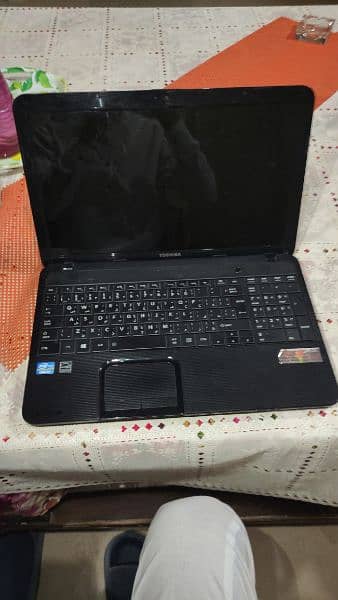 Toshiba Core i3 totally genuine lehvish condition