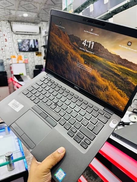 Dell latitude 5400 Core i5 8th gen laptop 8/256 ssd