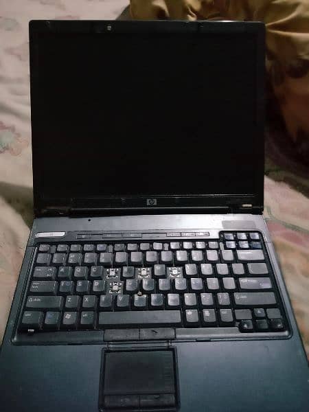 laptop urgent for sale Condition 10/8 4 button kharab hain