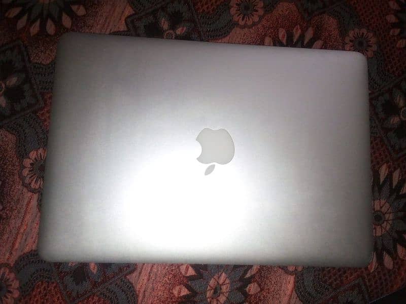 Mackbook pro 2015 model i5 16gb ram 256gb ssd