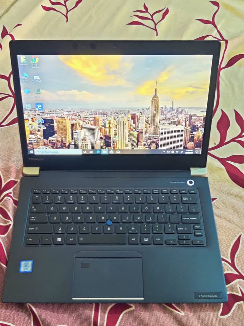 Toshiba 16GB-RAM 256GB-NVME Core i5 8thGEN 13.3''Touchscreen 1080p LED