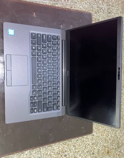 Dell Latitude 7400