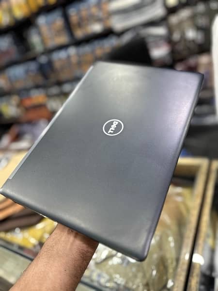 dell latitude 5280 i 5 7th generation 12GB ram 256GB SSD m2