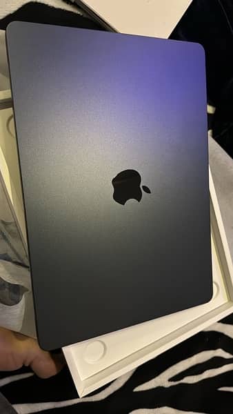 Macbook Air m2 16gb 512 ssd new with box