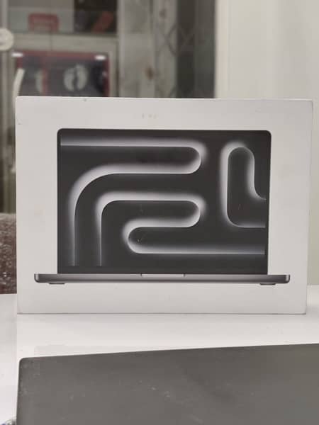 MacBook Pro 14 inch  (mrx43)