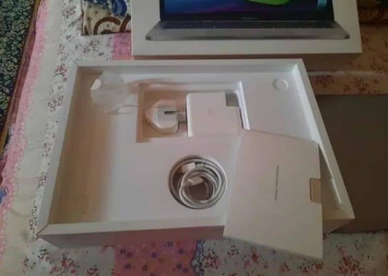 Apple MacBook air M1 MacBook Pro