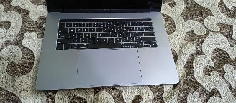 Macbook Pro 2018 16gb Ram 256gb SSD