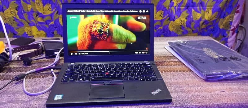 Lenovo core i5, 6th gen, 8 RAM 250 Hard (model x260)