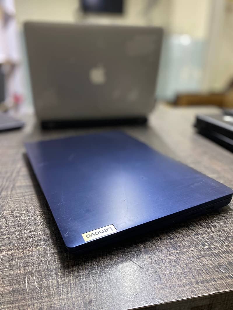 Lenovo Pentium Gold 4 Gb Ram 128 Gb ssd