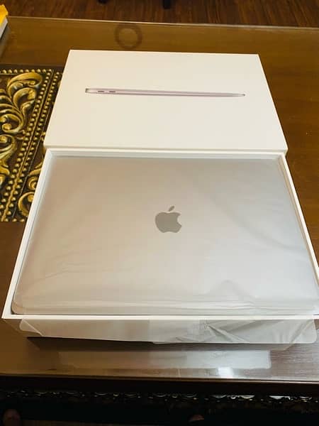 MacBook Air M1 8/256 GB 13.3” Retina Display
