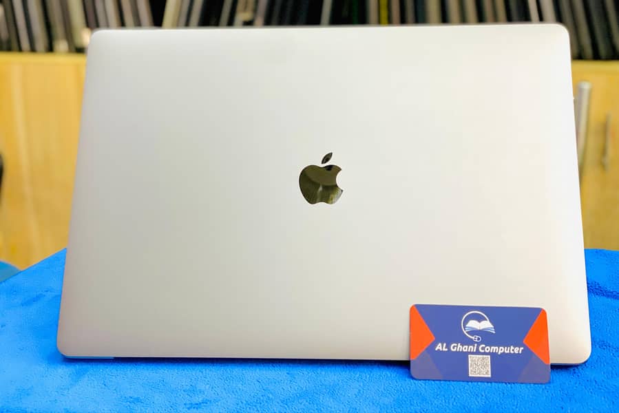 MacBook Pro 16 i7 9th Gen with 4Gb Graphics Card