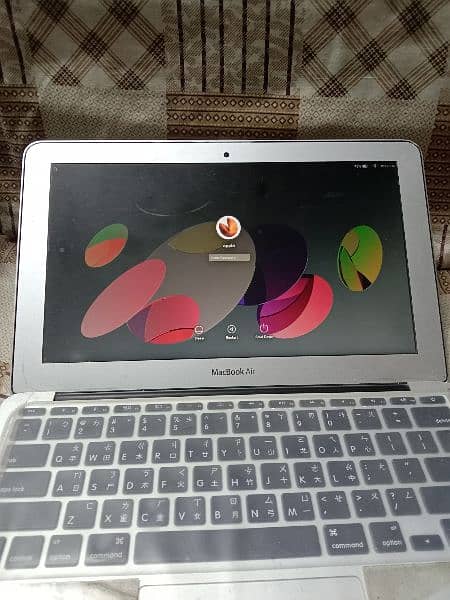 MacBook Air (11 inch)    1.4 GHz Intel Core i5