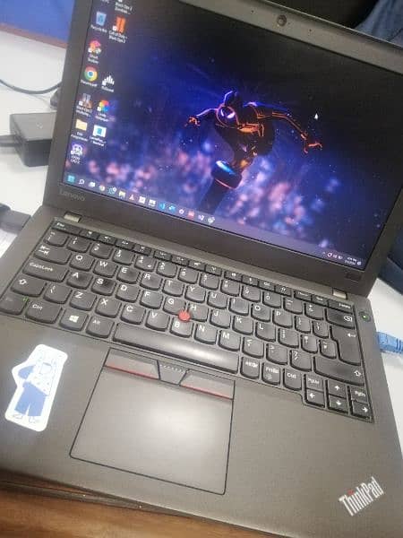 Lenovo X270 8 DDR4 256 NVMe 3hour battery