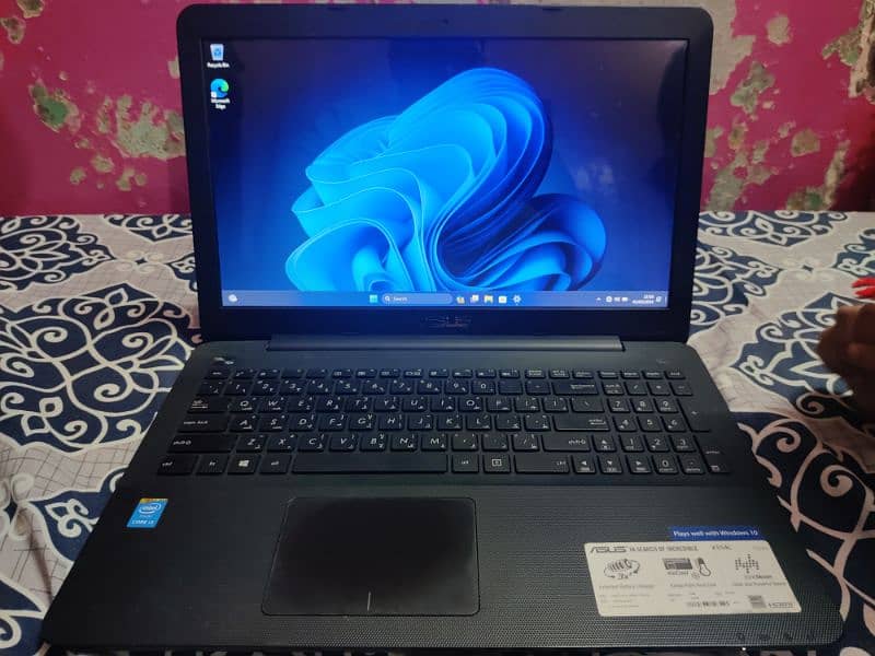 ASUS X554L