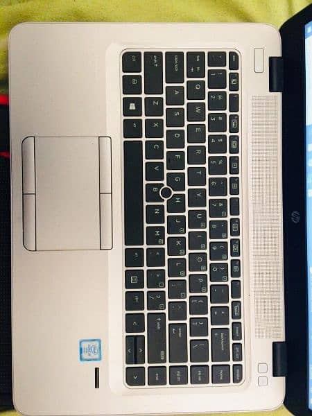 HP 840 g3  8GB ram . SSD 128  and hdd 500 window 10
