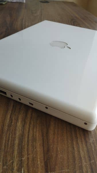 APPLE MACBOOK (13 INCH LATE 2008)