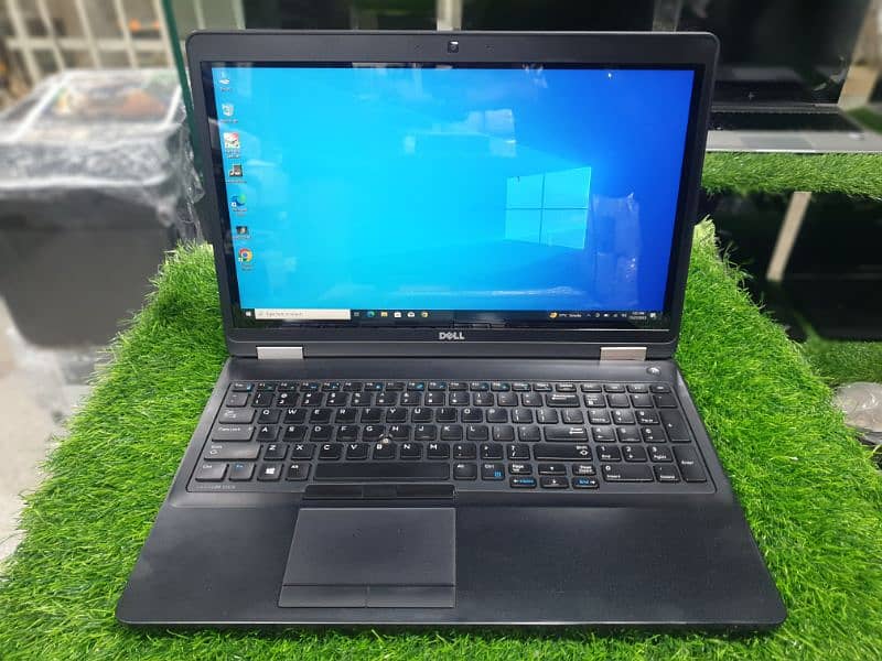 Dell E5570 i5-6th, 8gb Ram, 128 SSD, 320 HDD , 15.6