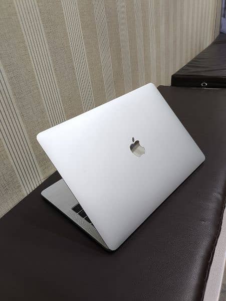 Apple MacBook Pro air i5i7 i9 M1 M2 M3