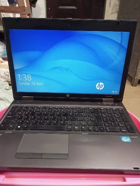 HP Laptop looks New