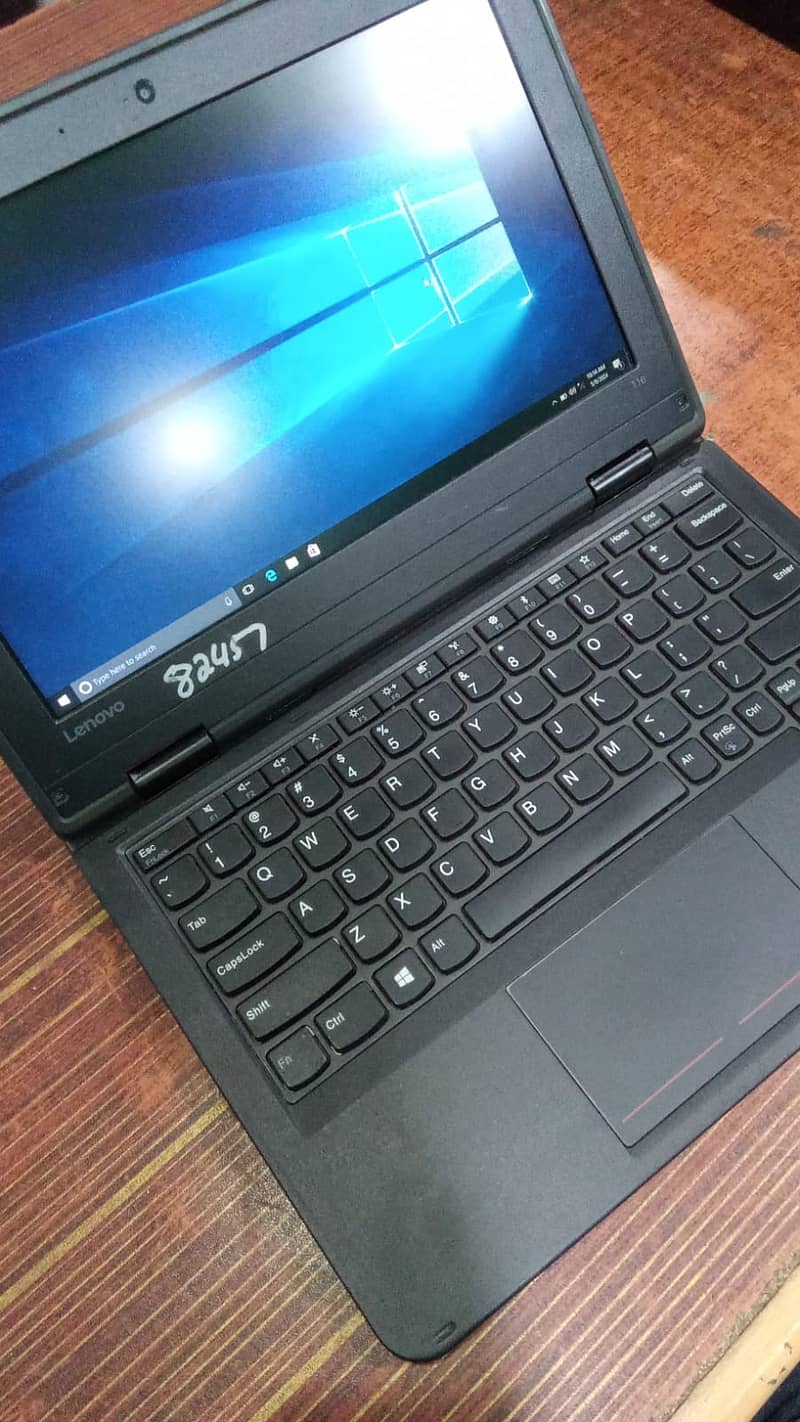 Lenovo 11E | Windows Laptop | 8GB Ram | 128 GB SSD M. 2 | 11.6