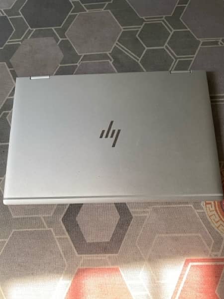 Hp G5 1040 x360
