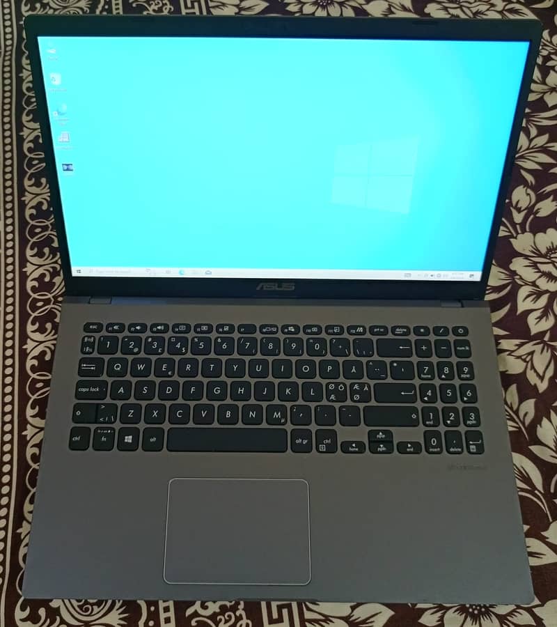 ASUS Ryzen 5 3500=Core i7 10thGen 8GB RAM 256GB SSD 15.6inch 2160p LED