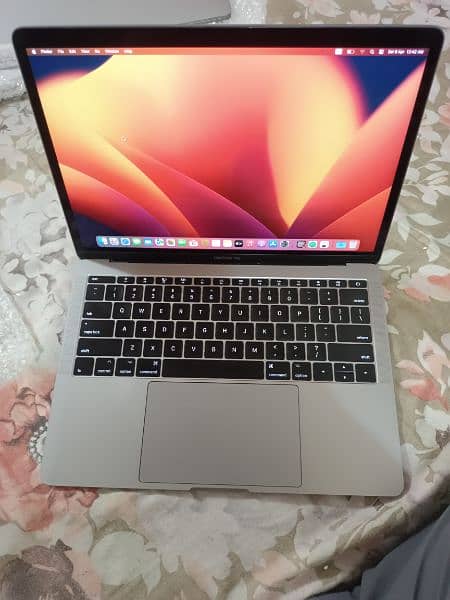 2 UNITS MACBOOK PRO LATE 2017 CTO 13 INCH I7 2.5 16GB RAM 256GB SSD