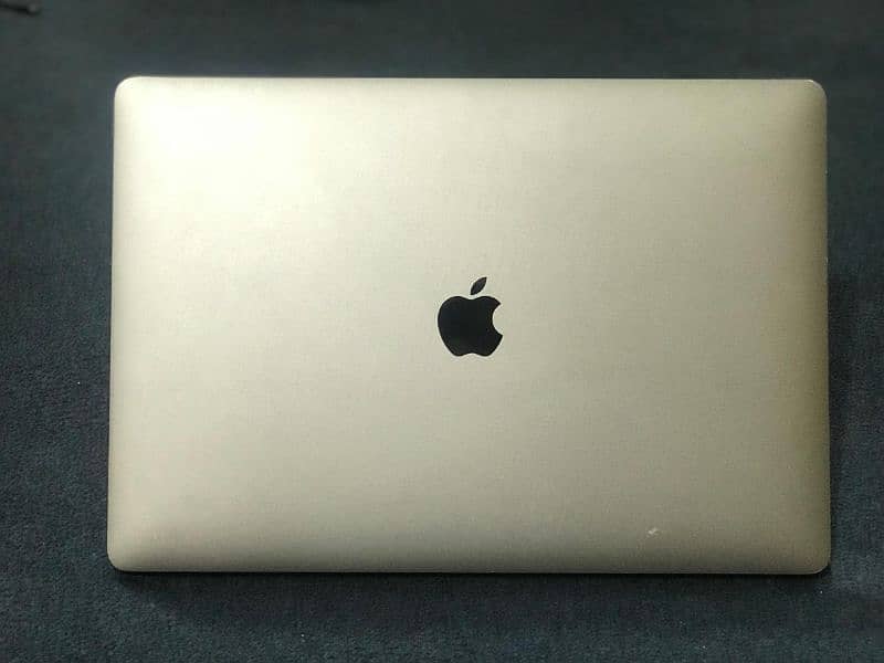 Apple Mackbook Pro 2017 15inch core i7 16/512 ssd condition 10/9.5