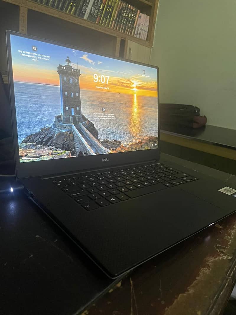 Dell Precision 5530 Laptop - Intel Xeon, 32GB RAM, 500GB SSD ,9/10