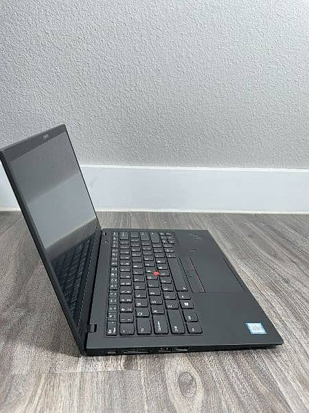Lenvoo Thinkpad X1 Carbon Gen 6 Intel core i7-8th Generation
