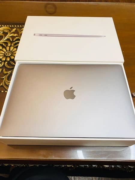 MacBook Air M1 2020 8/256 GB 13.3” Retina Display