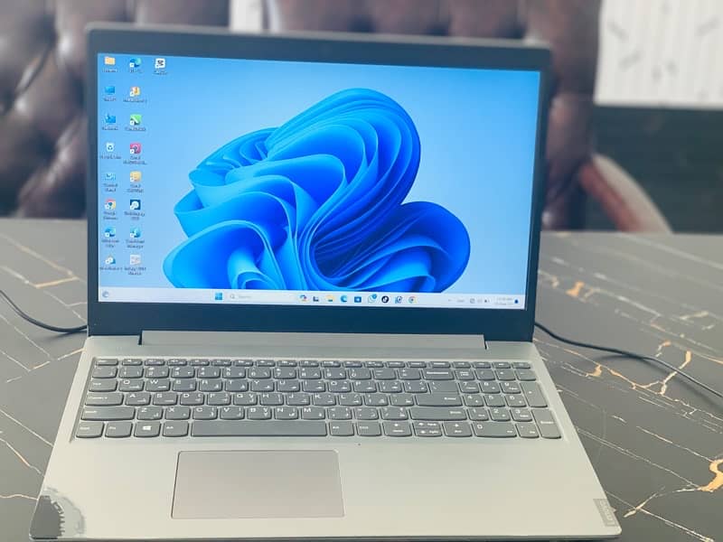 Core i5 8 gen 8gb ram 256 gb Hard lvm
