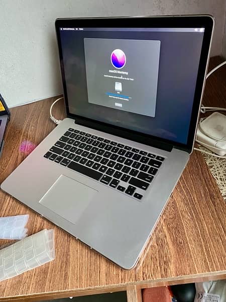 MacBook Pro 2015 -- 15-inch -- 16/512 GB