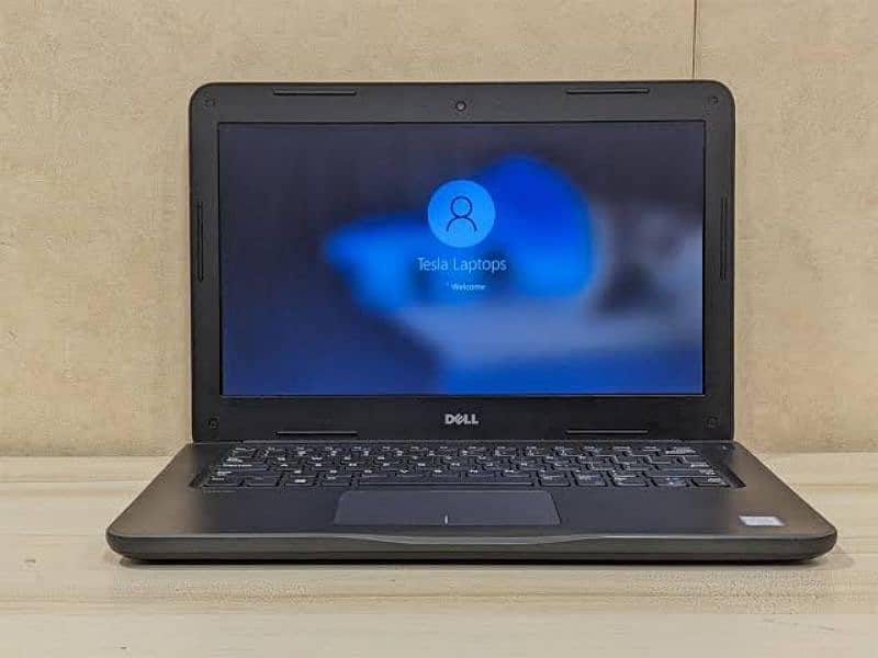 Lenovo Latitude 3380 touchscren i5 7th gen 8/256Gb  Whtsap 03476218886