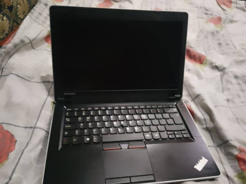 4 gb ram ha hard 250 ha window 8 install ha Kafi acha ha